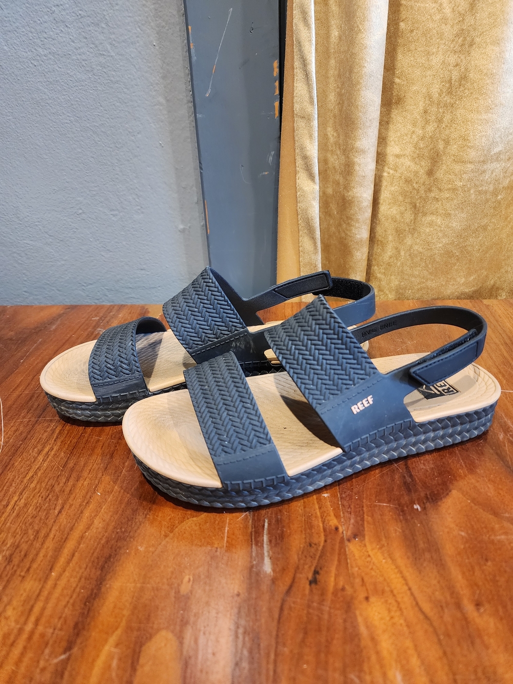 Reef Women's Black Strappy Sandal